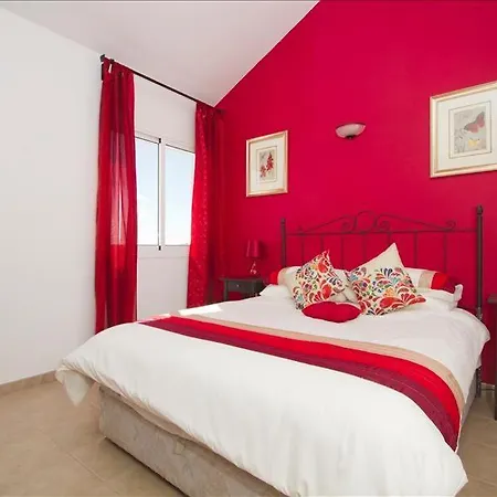 - 4 Bedrooms Private Patio With Heated Pool Villa Tias