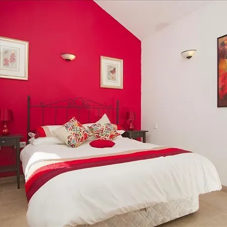 - 4 Bedrooms Private Patio With Heated Pool Вилла